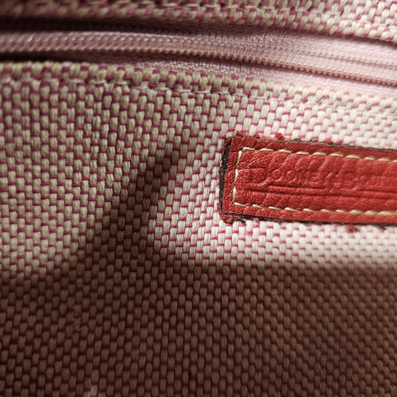 Dooney & Burke large leather purse - Picture 2 of 11